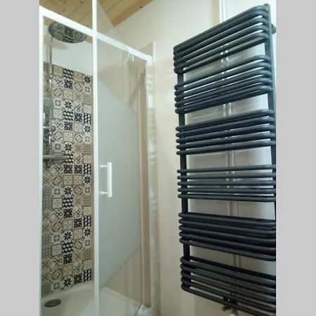 Au Parfait, T2 Rdc, Frais, Jardin, Calme, Parking, Idéalement Placé * Issoire