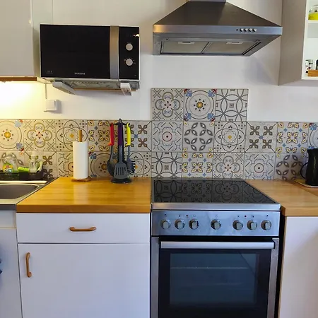 T2 en Rdc sans marche, calme, parking, idéalement placé Appartement