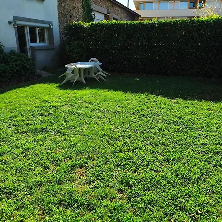 T2 en Rdc sans marche, calme, parking, idéalement placé Appartement Issoire